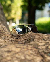 Load image into Gallery viewer, Magnificent - Gold Black / Smoke
