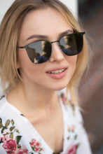 Load image into Gallery viewer, JOVEN - Black / Smoke
