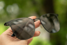 Load image into Gallery viewer, JOVEN - Black / Smoke
