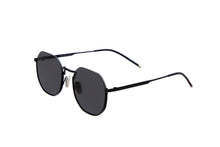 Load image into Gallery viewer, Parade - Black / Smoke
