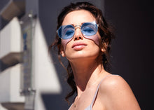 Load image into Gallery viewer, Parade - Silver / Blue
