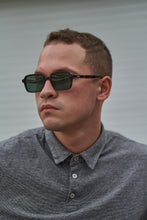 Load image into Gallery viewer, Retro - Tortoise / Light Smoke
