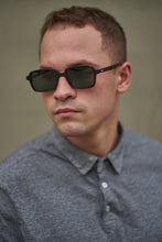 Load image into Gallery viewer, Retro - Tortoise / Light Smoke
