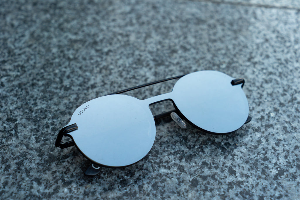 Showy - Black / Silver