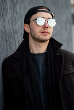 Load image into Gallery viewer, Showy - Black / Silver
