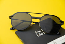 Load image into Gallery viewer, Showy - Black / Smoke
