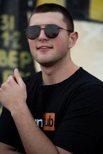 Load image into Gallery viewer, Showy - Black / Smoke
