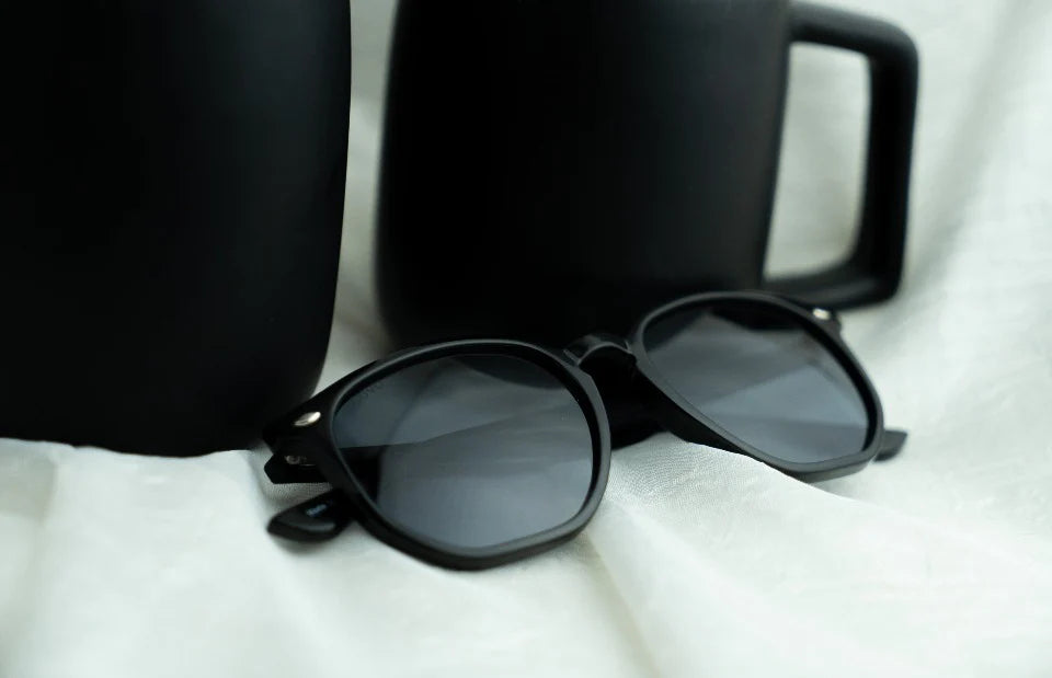LILY - Black / Smoke
